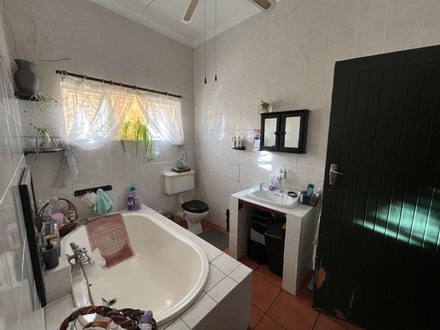 5 Bedroom Property for Sale in Die Rand Northern Cape